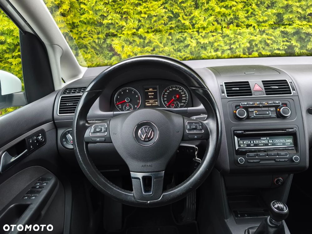 Volkswagen Touran - 20