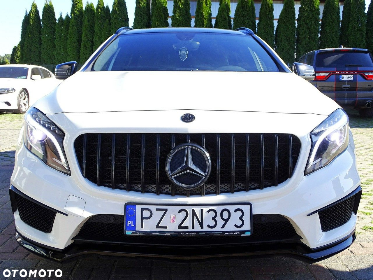 Mercedes-Benz GLA - 5