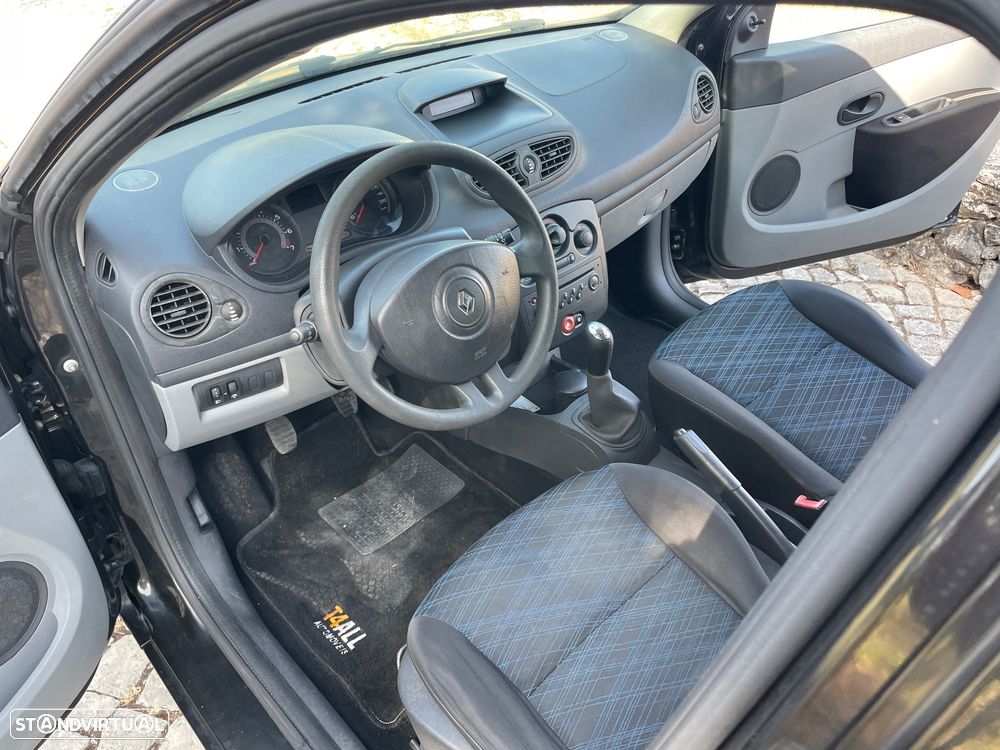 Renault Clio 1.2 16V Confort - 22