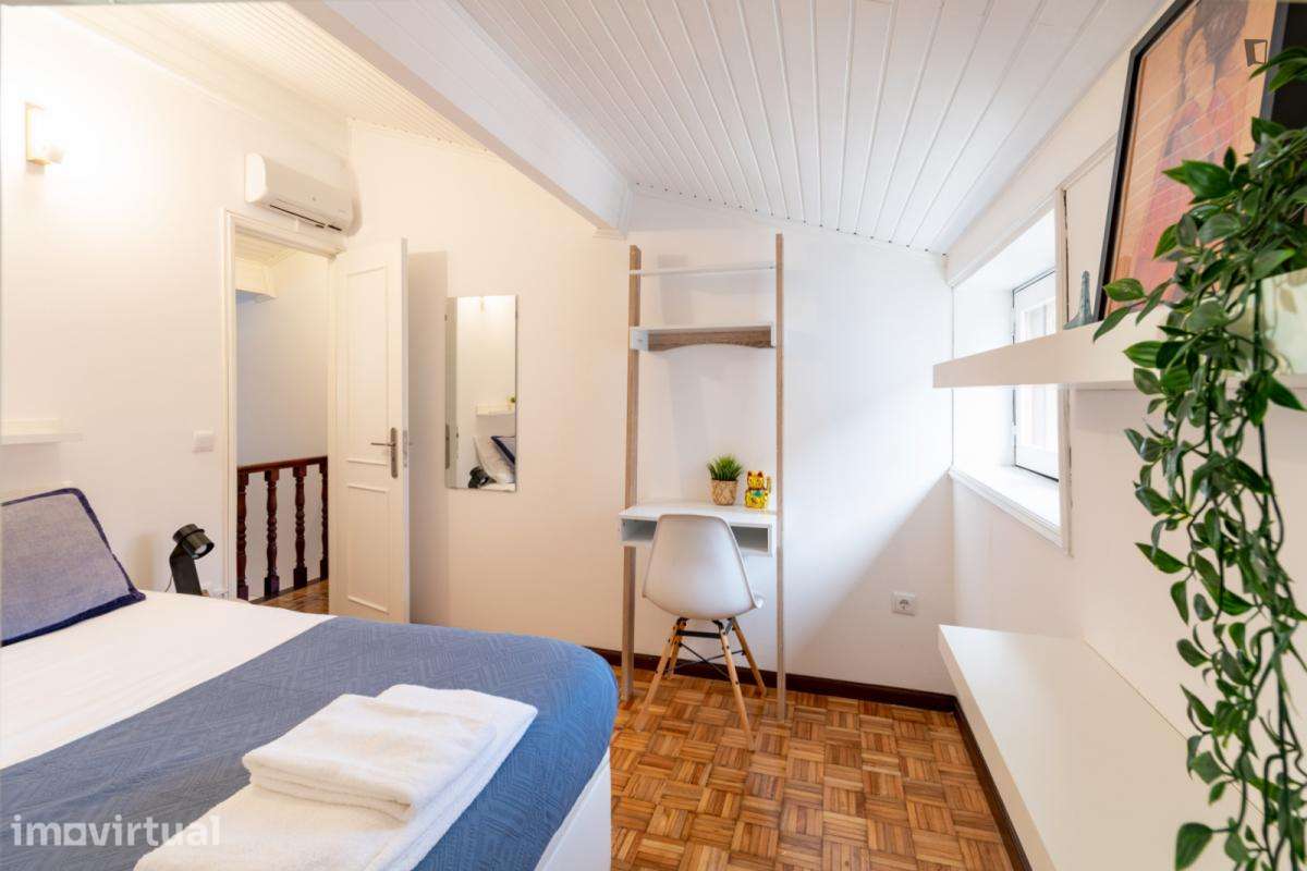 Quarto - localizado em Santo Ildefonso Porto - Grande imagem: 4/19