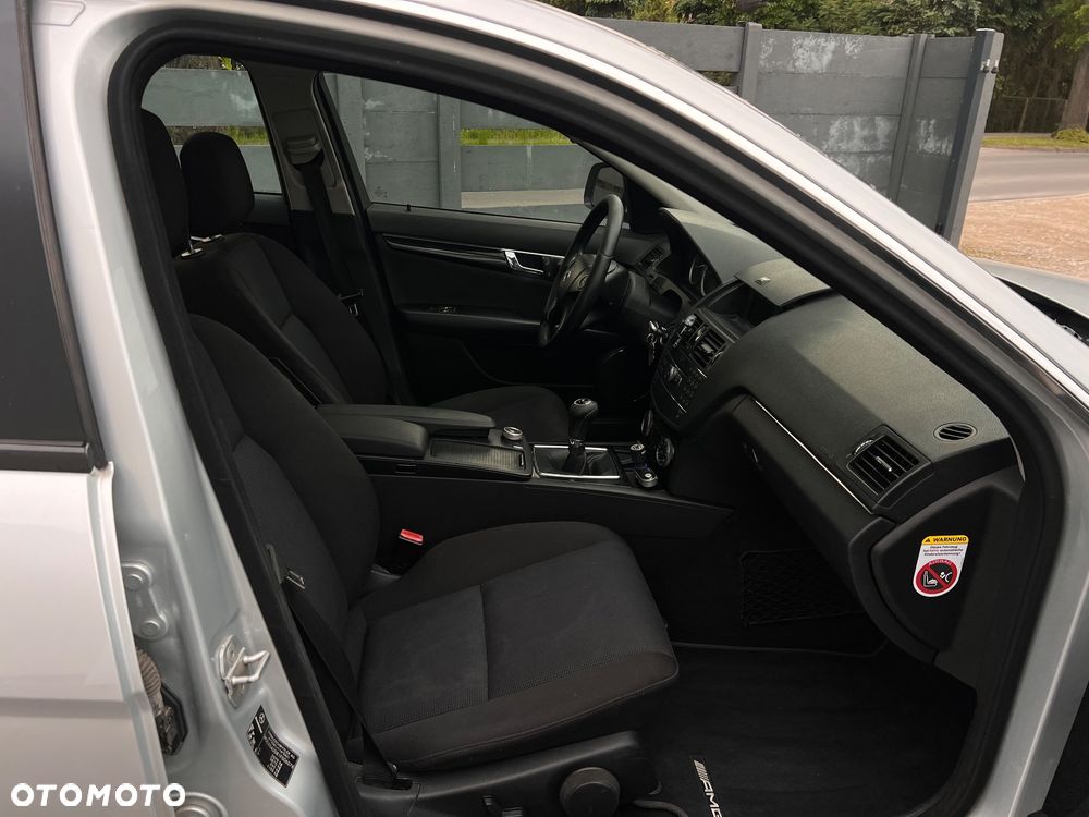 Mercedes-Benz Klasa C 220 CDI Classic - 11