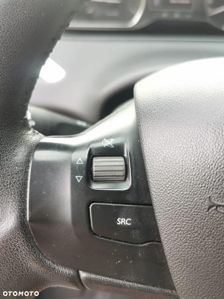 Peugeot 208 - 20