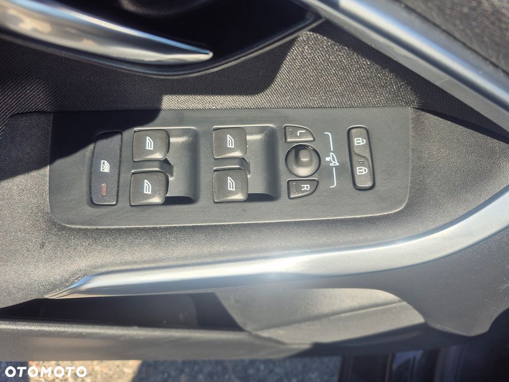 Volvo V40 D2 Drive-E R-Design Kinetic - 15