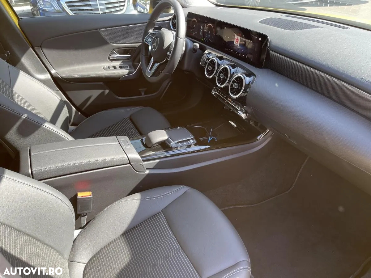 Mercedes-Benz A - 12