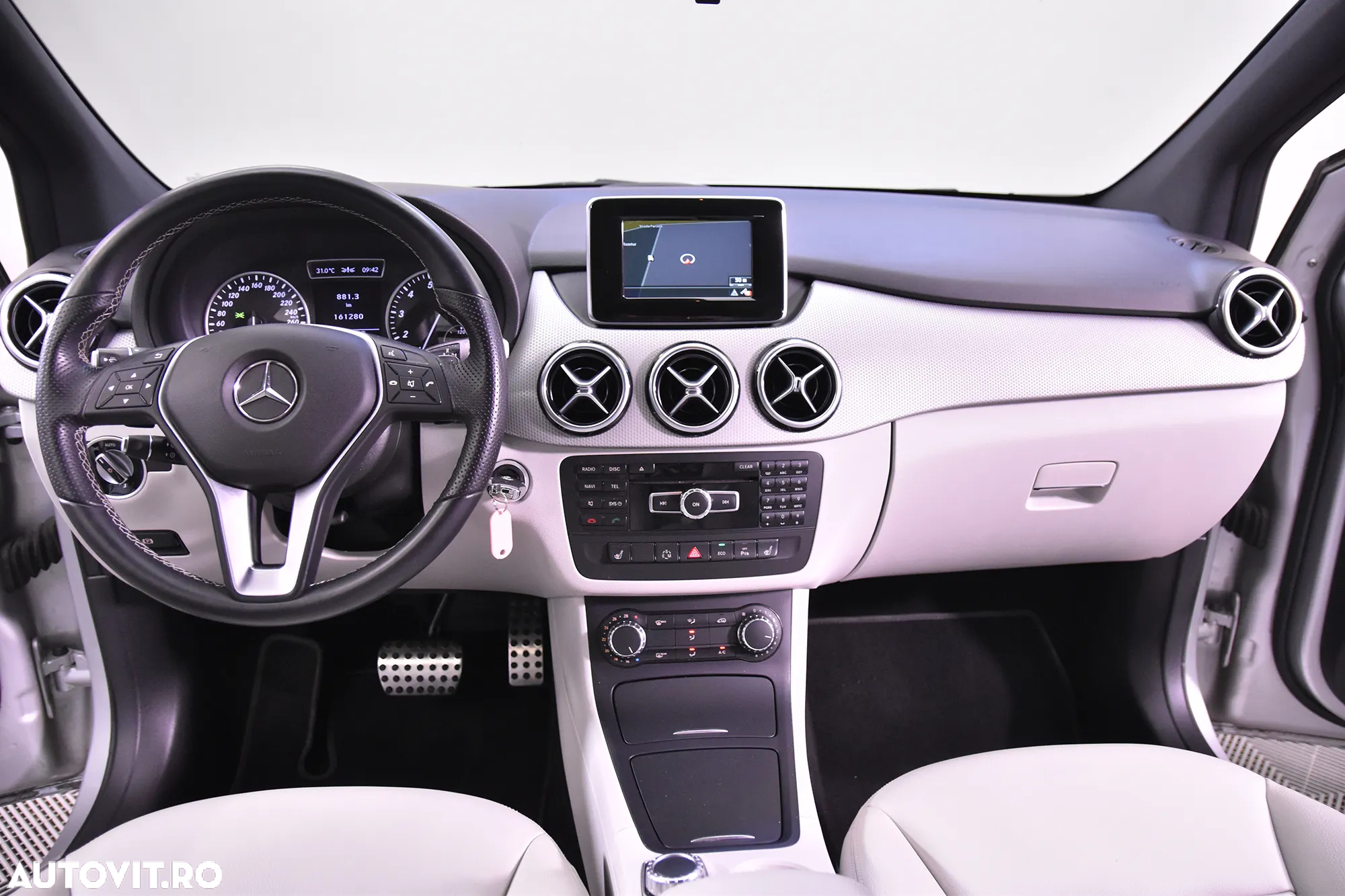Mercedes-Benz B 180 7G-DCT - 9