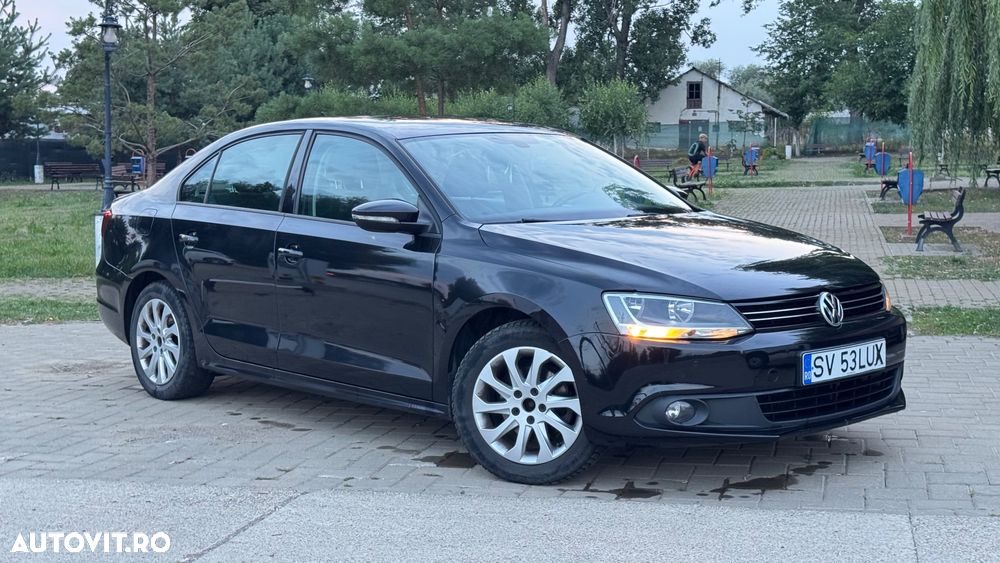 Volkswagen Jetta 1.2 TSI BMT Trendline - 1