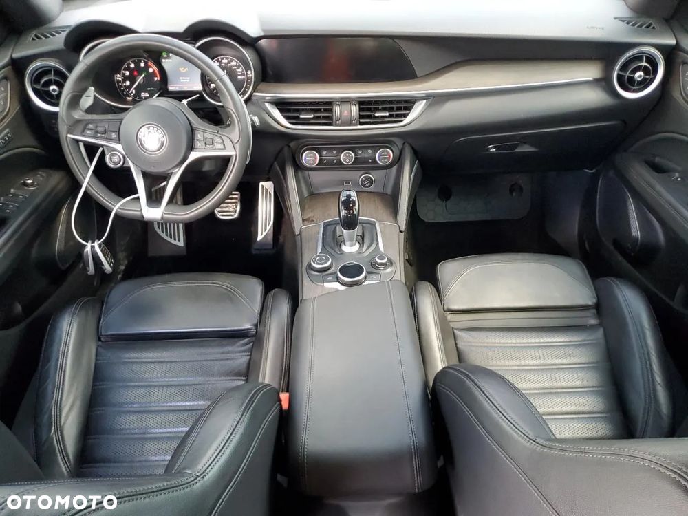 Alfa Romeo Stelvio 2.0 Turbo 16V AT8-Q4 Ti - 5