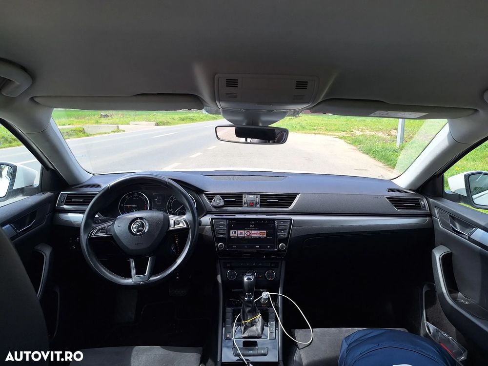 Skoda Superb 2.0 TDI DSG Ambition - 11