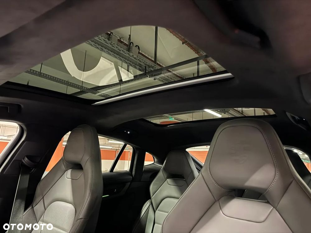 Porsche Panamera 4 E-Hybrid PHEV - 29