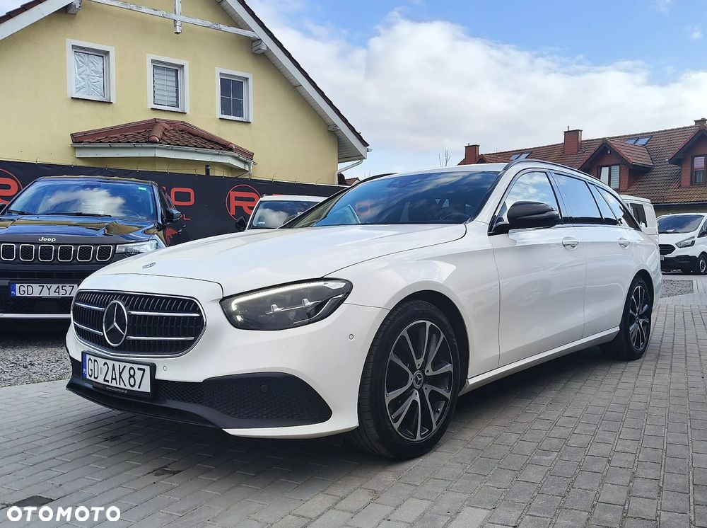 Mercedes-Benz Klasa E 220 d 4Matic 9G-TRONIC Avantgarde - 1