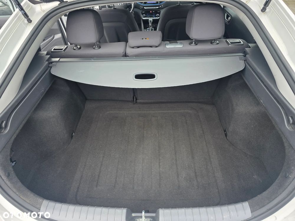 Hyundai IONIQ - 15