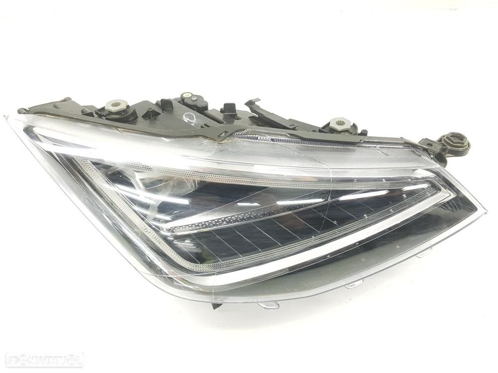 FAROL DIREITO SEAT IBIZA KJ1 - 1