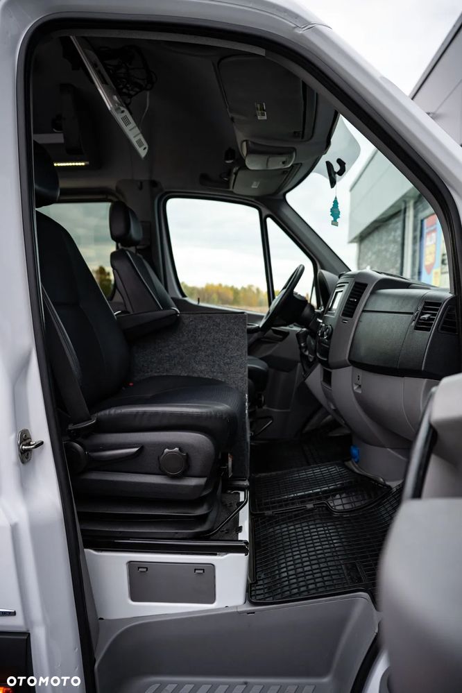 Mercedes-Benz Sprinter - 24