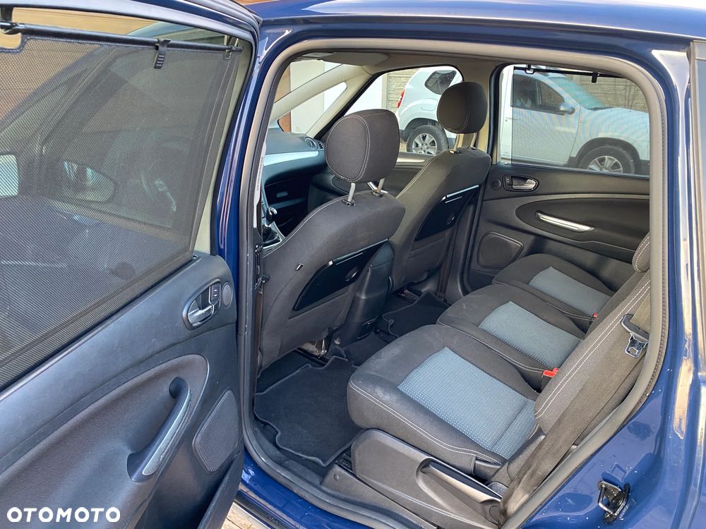 Ford S-Max - 14