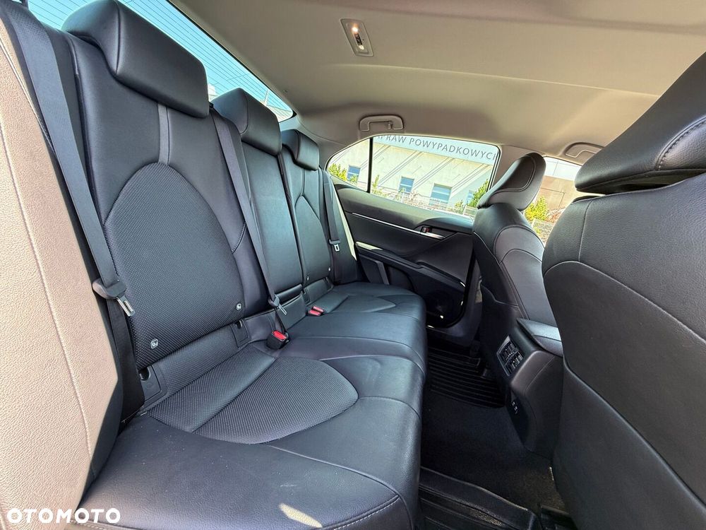 Toyota Camry 2.5 Hybrid Executive CVT - 30