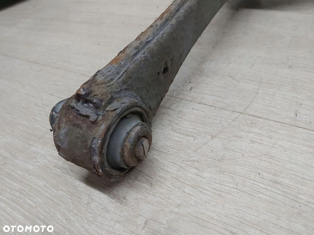 TOYOTA Avensis T25 03-08 r Wahacz prawy tył ORYGINAŁ - 4