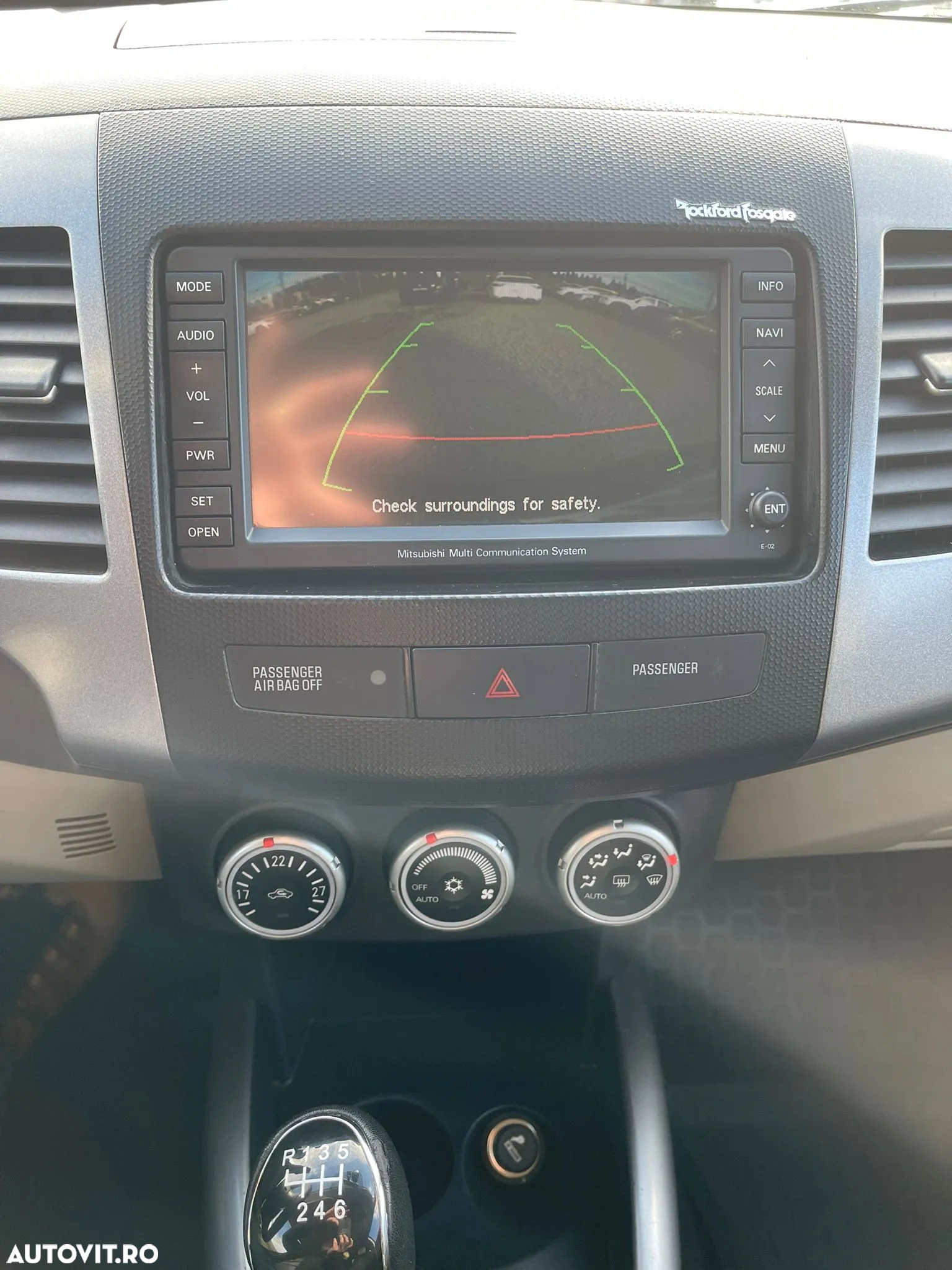Mitsubishi Outlander 2.2 DI-D NAVI Instyle - 8