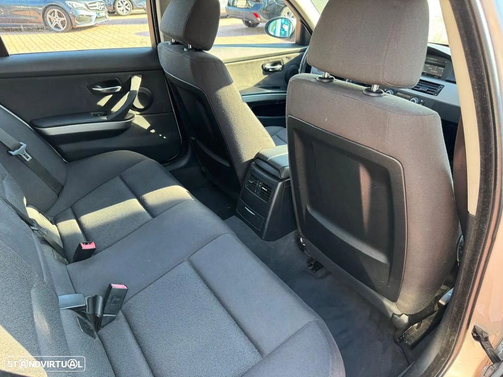 BMW 318 d Blue Performance - 20