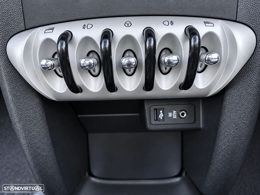 MINI 3 Portas Cooper D - 28