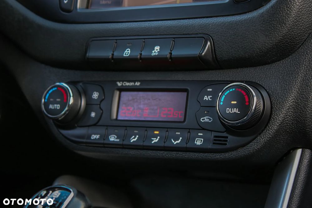 Kia Ceed 1.6 CRDi 128 ISG SW Vision - 23