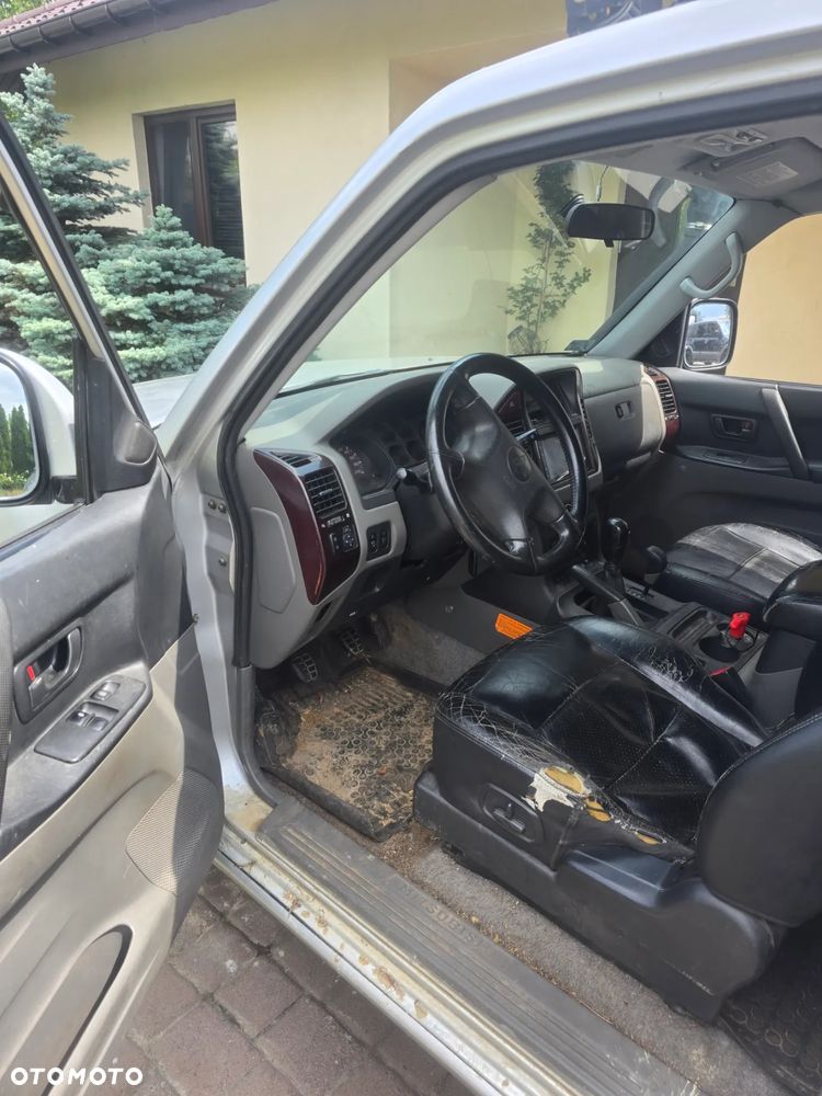 Mitsubishi Pajero - 6