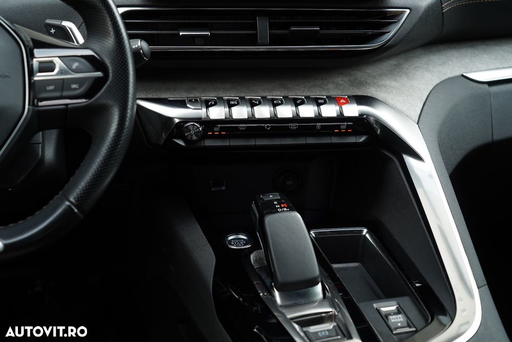 Peugeot 3008 PHEV EAT8 4X4 GT Pack - 14