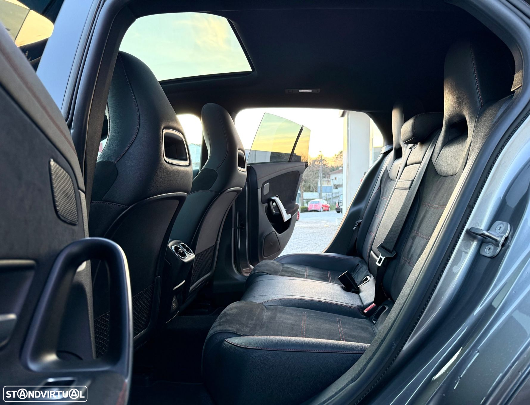 Mercedes-Benz CLA 180 d Shooting Brake AMG Line Aut. - 43