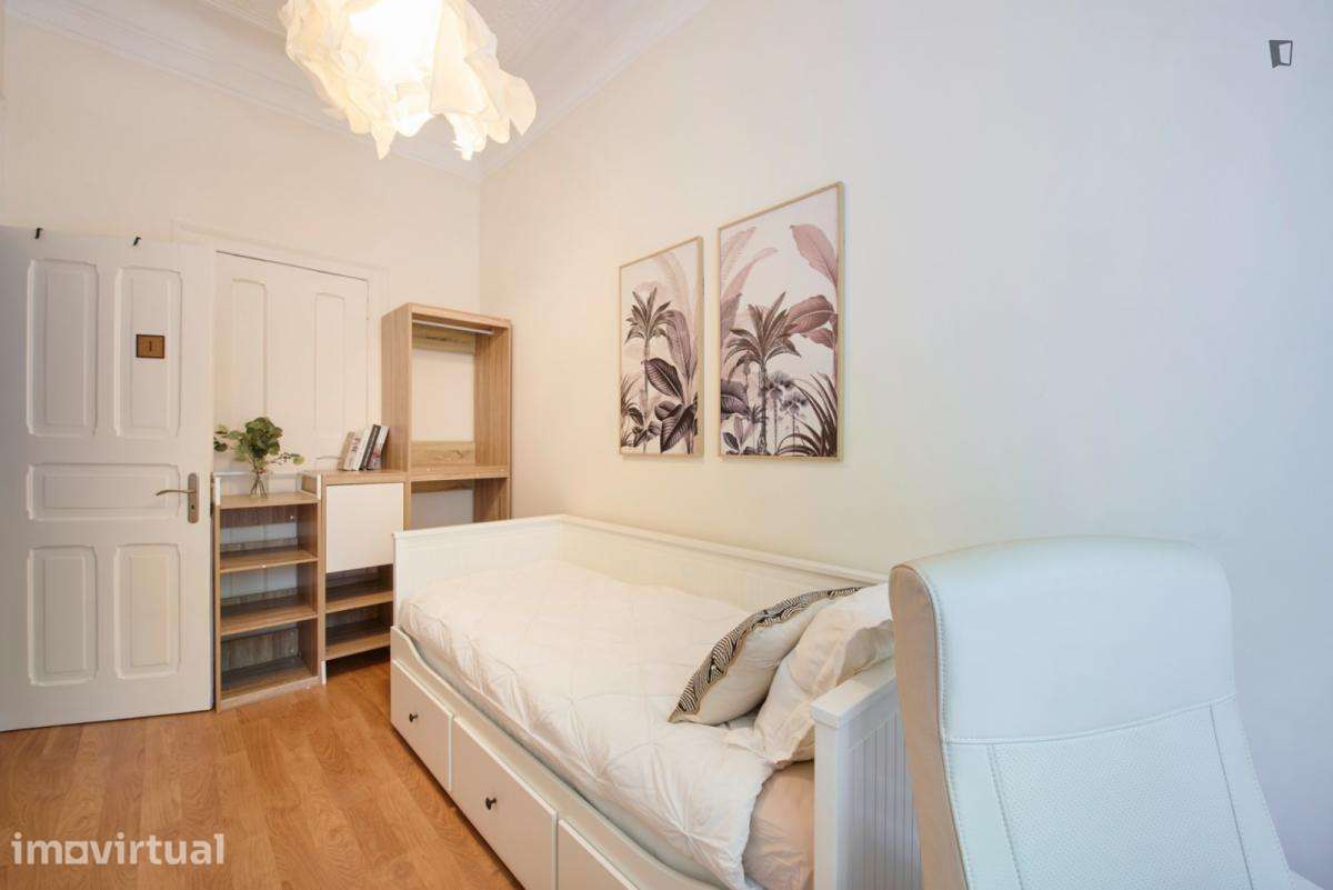 Quarto - localizado em Marquês de Pombal Lisbon - Grande imagem: 2/28