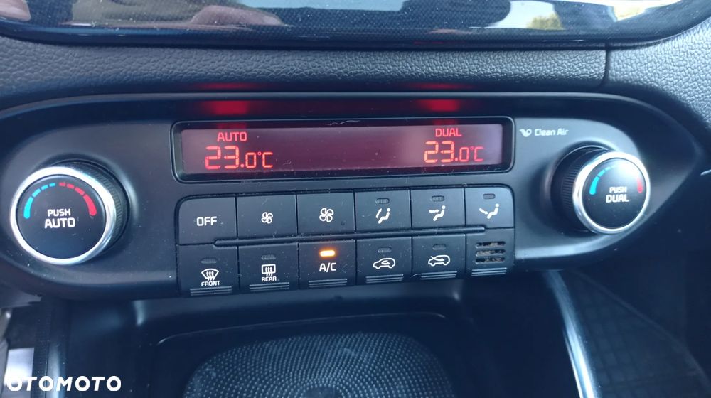 Kia Carens 1.7 CRDi XL 7os - 14