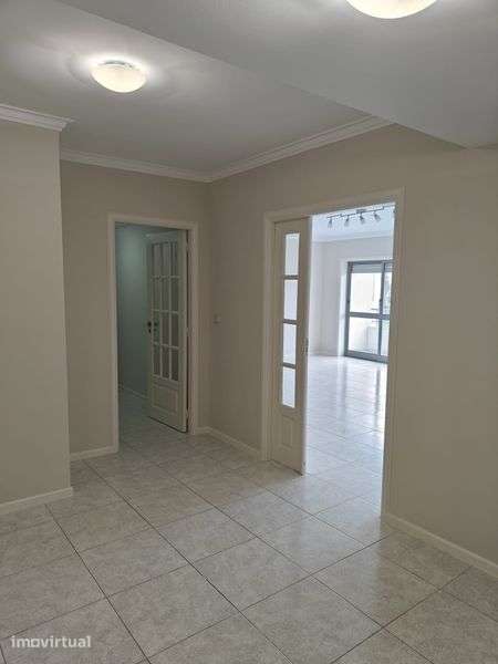 Alugo Apartamento T2 - Grande imagem: 5/8