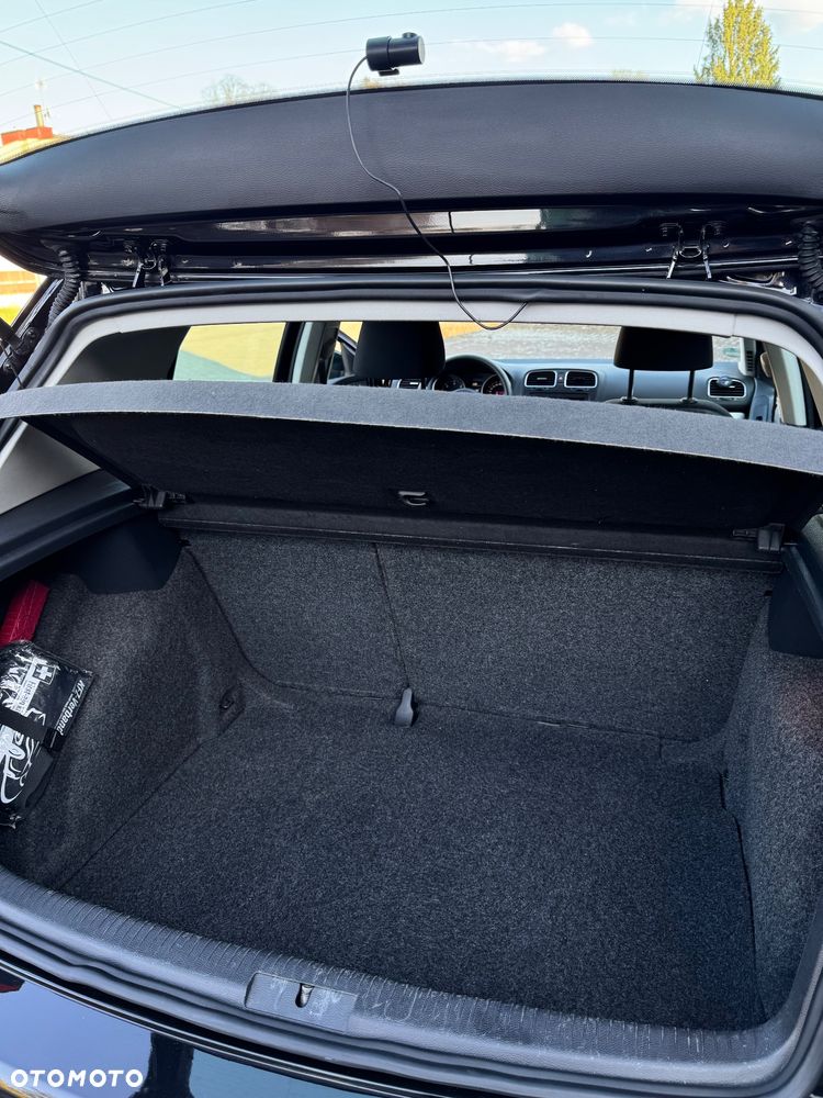 Volkswagen Golf 1.6 TDI DPF BlueMotion - 16