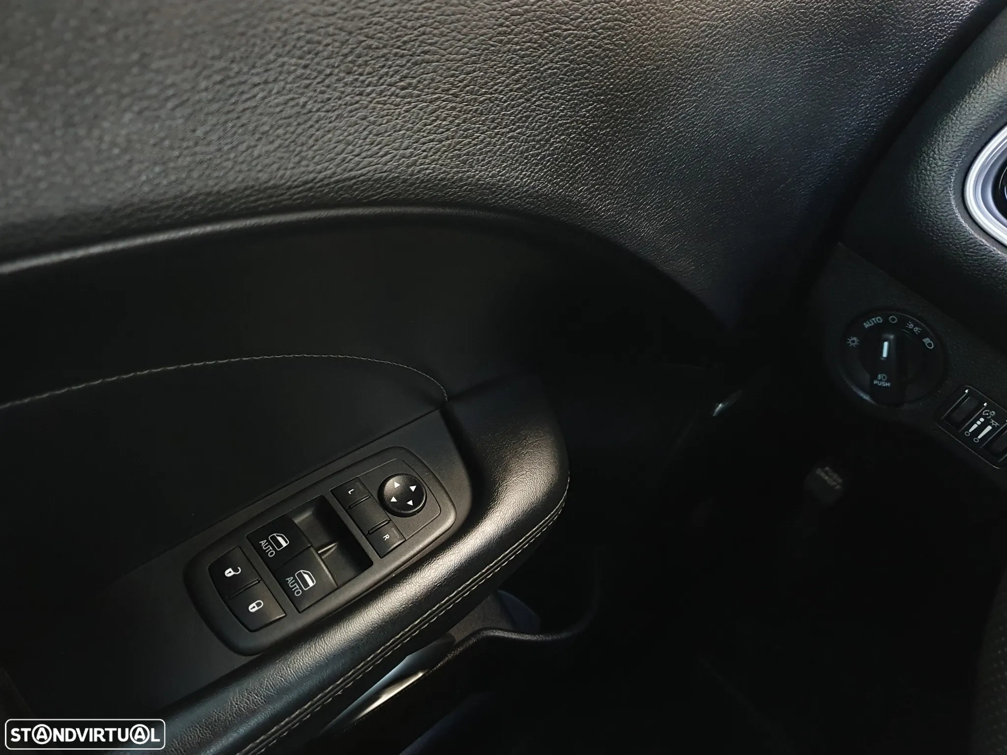 Dodge Challenger Auto R/T Plus Shaker - 26