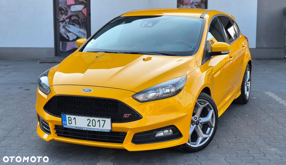 Ford Focus 2.0 EcoBoost ST mit Leder-Exclusiv-Paket - 16