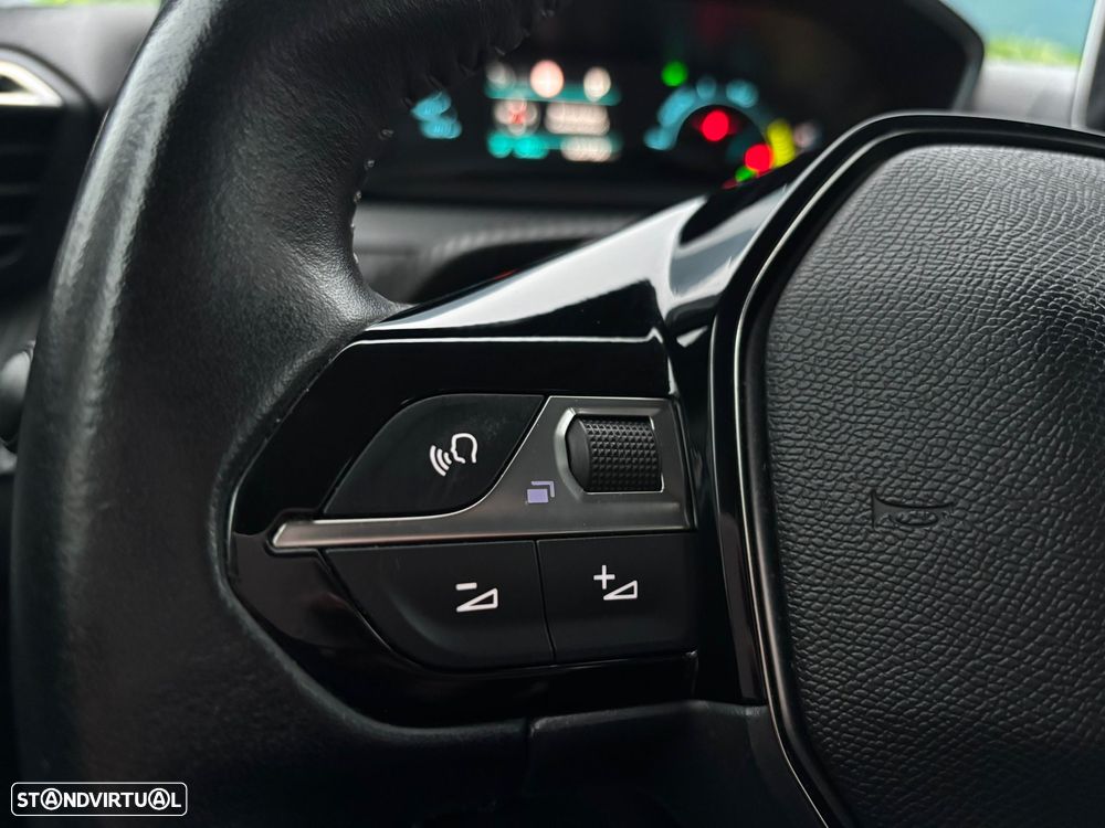 Peugeot e-208 Active - 16