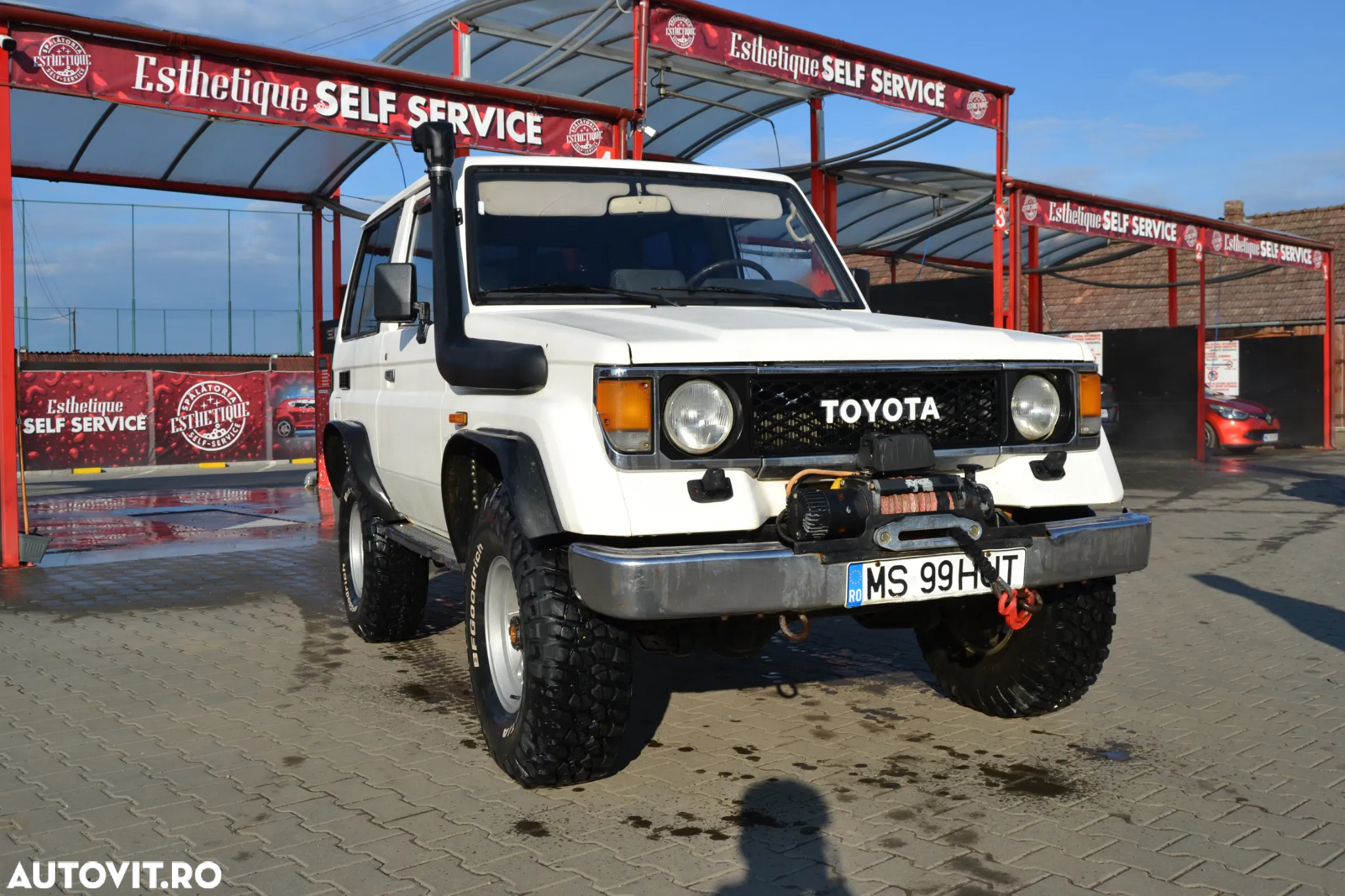 Toyota Land Cruiser - 10