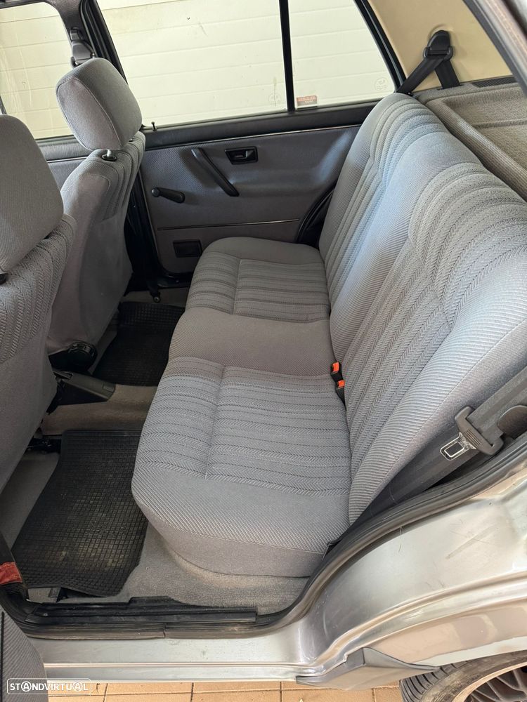 VW Golf 1.6 Special - 5