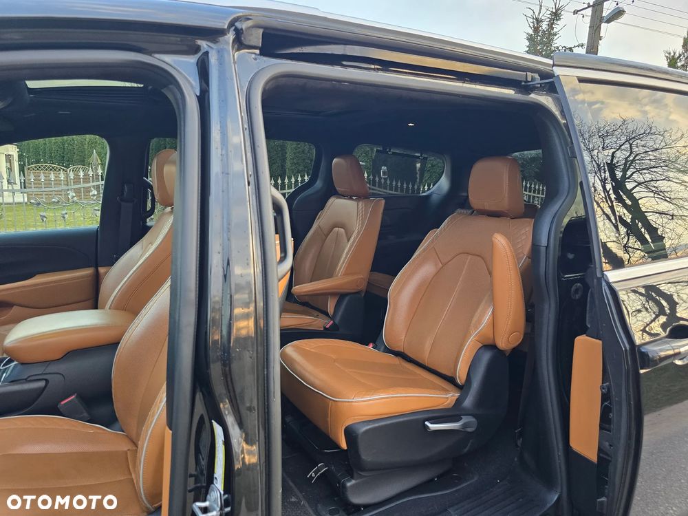 Chrysler Pacifica - 20