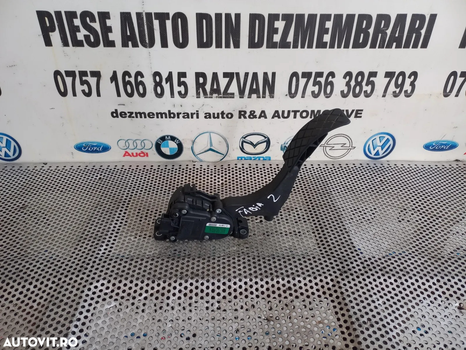 Pedala Acceleratie Skoda Fabia 2 ll 1.2 Benzina An 2007-2008-2009-2010-2011-2012-2013-2014 Volan St - 3
