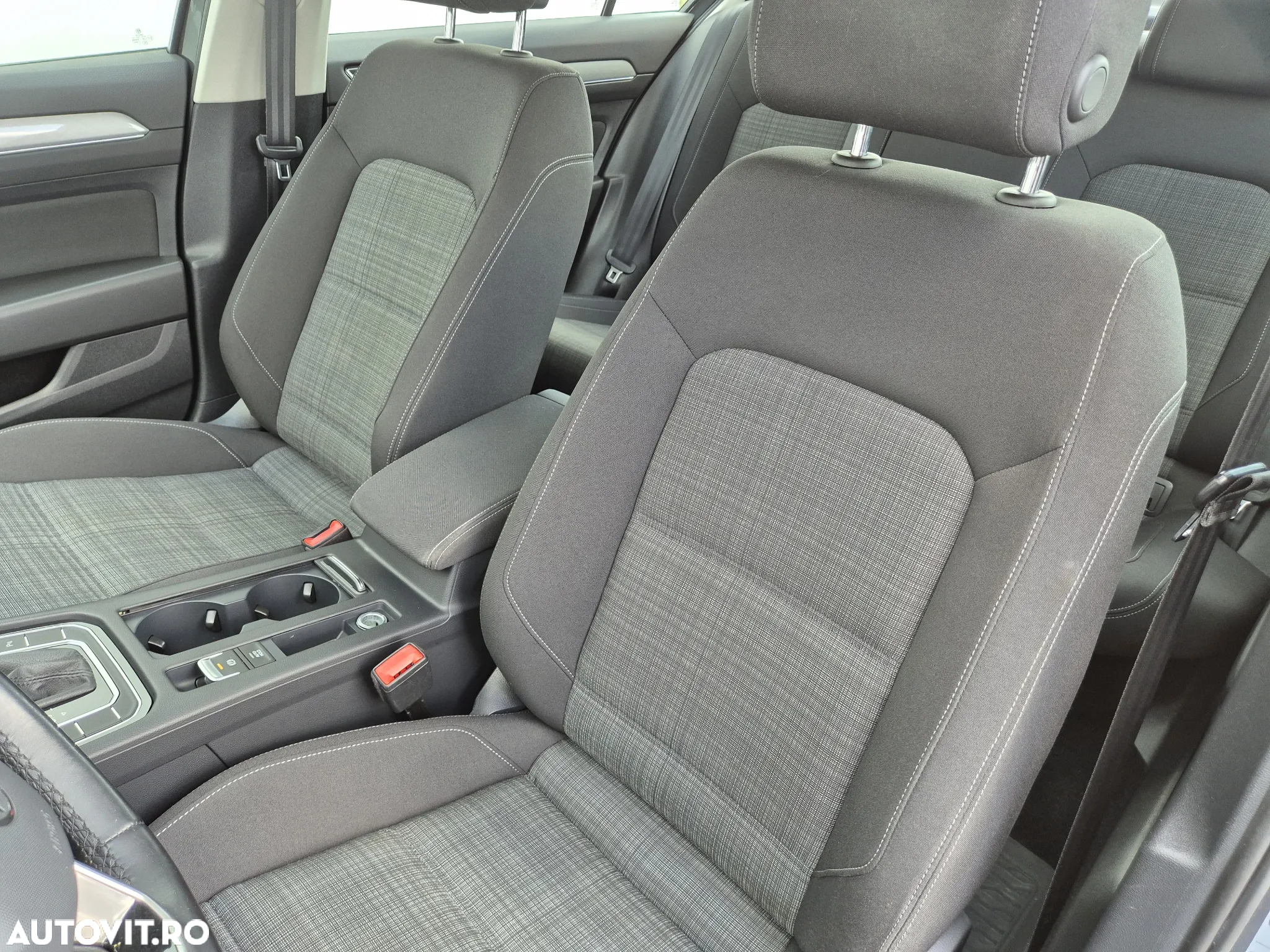 Volkswagen Passat - 10