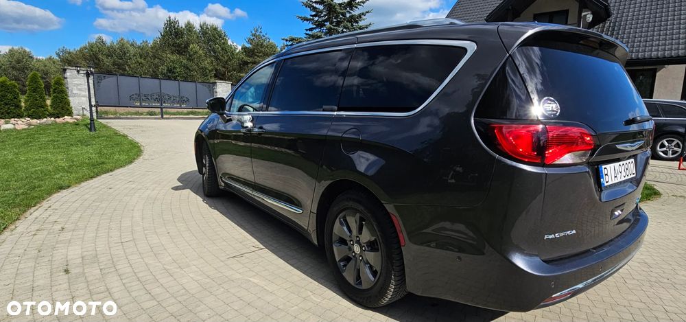 Chrysler Pacifica - 28