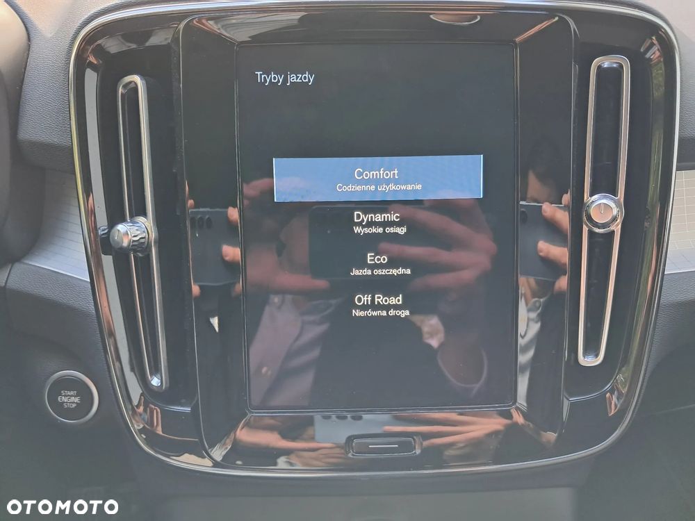 Volvo XC 40 T3 Momentum - 28