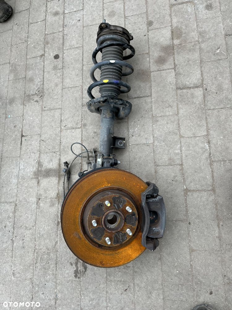 Zwrotnica prawa amortyzator Hyundai Tucson III 2.0 CRDI - 1