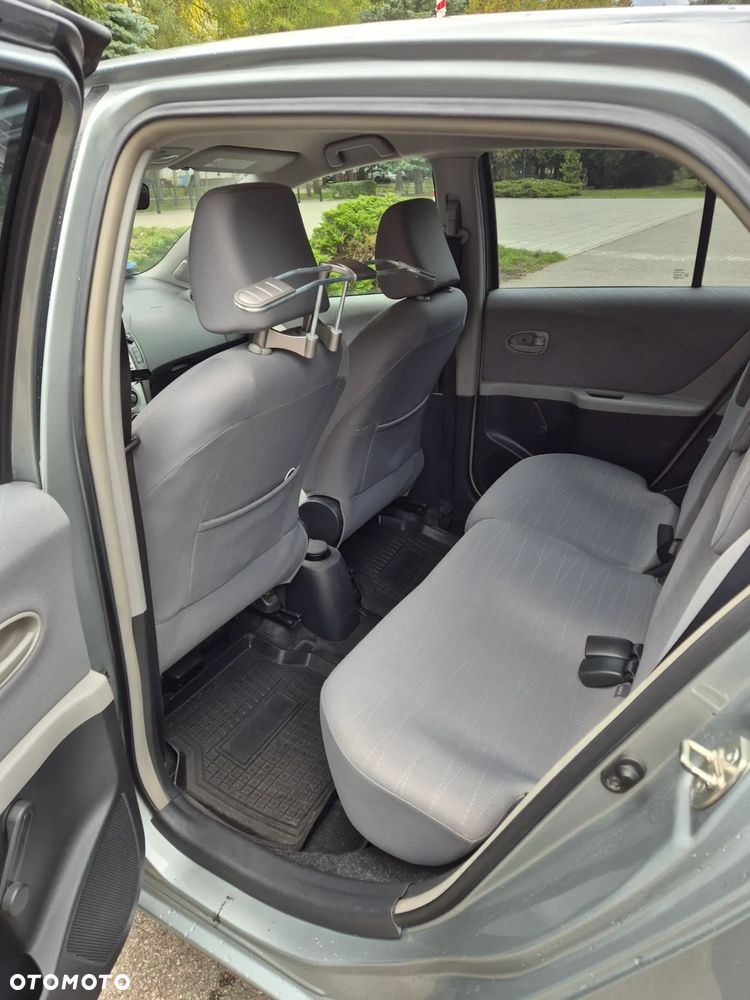 Toyota Yaris 1.3 Sol - 8