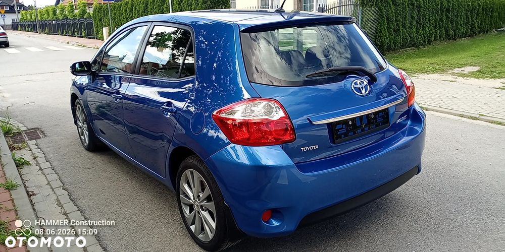 Toyota Auris 1.8 Premium - 11