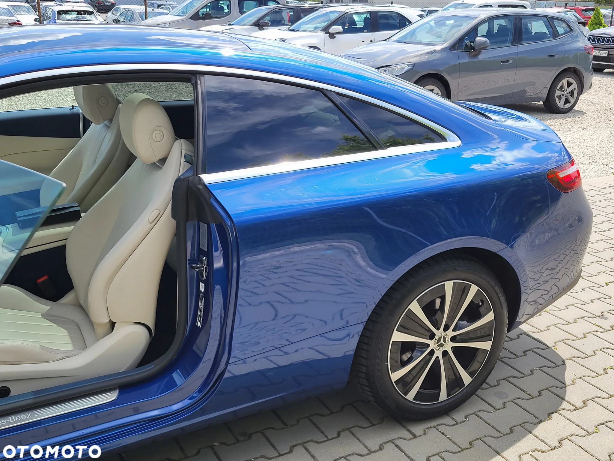 Mercedes-Benz Klasa E 200 Coupe 4-Matic 9G-TRONIC - 8
