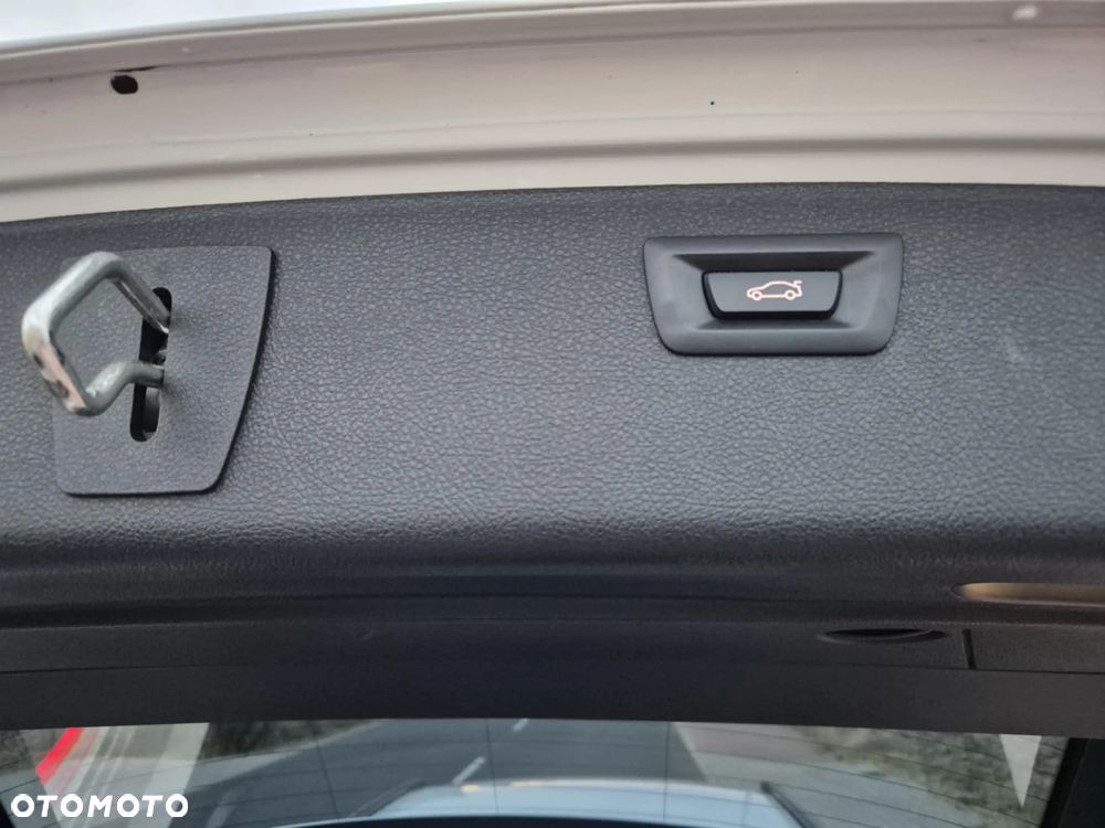 BMW Seria 3 320i M Sport Shadow sport - 15
