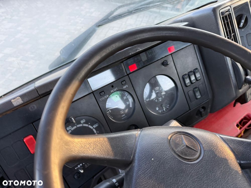 Mercedes-Benz 1820K - 13