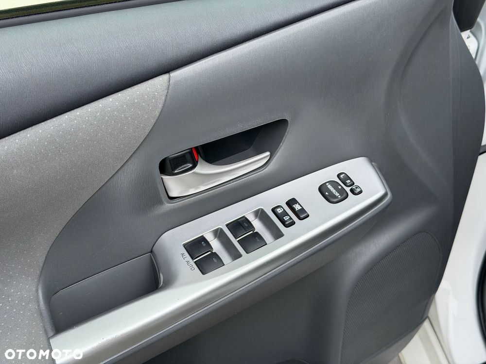 Toyota Prius+ (Hybrid) Comfort - 11
