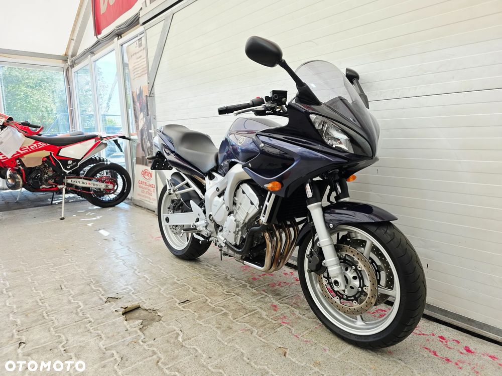 Yamaha FZ - 12