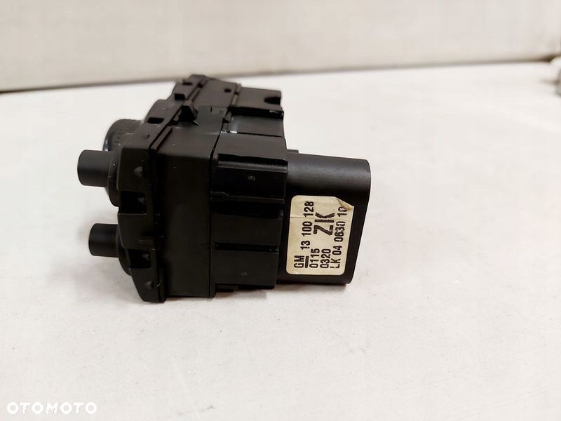 OPEL ASTRA H PRZEŁĄCZNIK PANEL REGULACJI ŚWIATEŁ 13100128 - 4